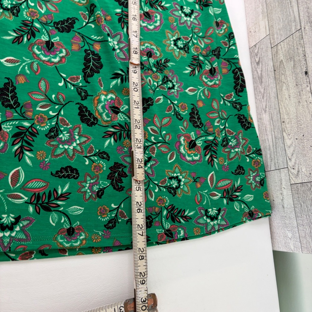 Dear Scarlett Floral Blouse Women 3X Green Roll Tab Sleeve V-Neck - Picture 6 of 9